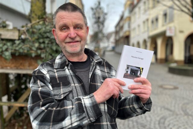 Michael Giersch präsentiert sein neuestes Werk „Heunes Garage“.