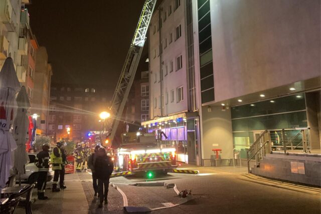 Die Feuerwehr war in der Nacht zu Freitag (17.1.) mit starken Kräften im Dortmunder Konzerthaus wegen eines Brands im Einsatz.