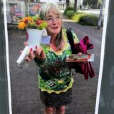 Das Foto der gewaltsam getöteten Rita hängt an vielen Stellen in ihrem Heimat-Stadtteil Hillen.