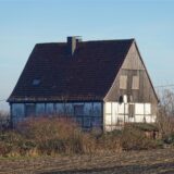Das Fachwerkhaus an der Landskroner Straße 149a in Holzwickede ist seit ungefähr 2007 unbewohnt und droht weiter zu verfallen.