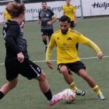 Can Demircan (M.) dribbelt.