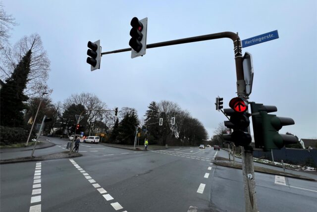 Die Ampelkreuzung Hertingerstraße/Bundesstraße 1