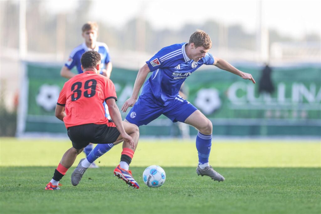 09.01.2025, Fussball, Saison 2024/2025, 2. Liga, Trainingslager FC Schalke 04 in Belek/Türkei, FC Zürich - FC Schalke 04, Emil Højlund/Hojlund (FC Schalke 04)