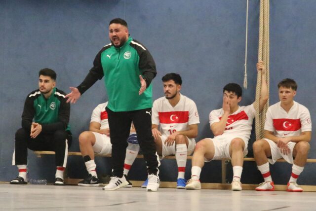 Trainer Nail Kocapinar war sichtlich unzufrieden mit dem Auftritt seiner Mannschaft von TIU Rünthe.
