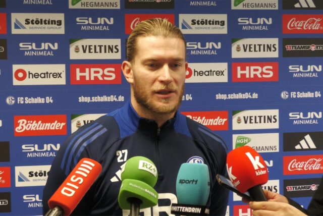 Will auf Schalke zurück auf den Platz: Loris Karius muss an Justin Heekeren vorbei.