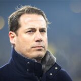 Lars Ricken schaut zur Seite.