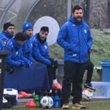 Mehmet Kara (M.) bangt um zwei Stammspieler