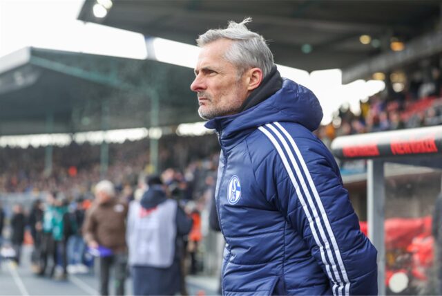 18.01.2025, Fussball, 2. Bundesliga, 18. Spieltag, Saison 2024/2025, Eintracht Braunschweig – FC Schalke 04, Cheftrainer Kees van Wonderen (FC Schalke 04)