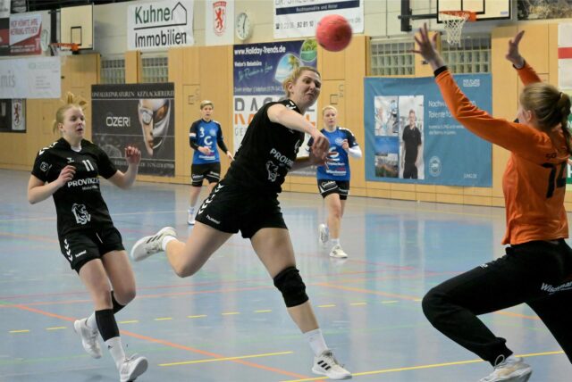 Anna Lieneke vom Lüner SV Handball beim Wurf.