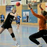 Anna Lieneke vom Lüner SV Handball beim Wurf.