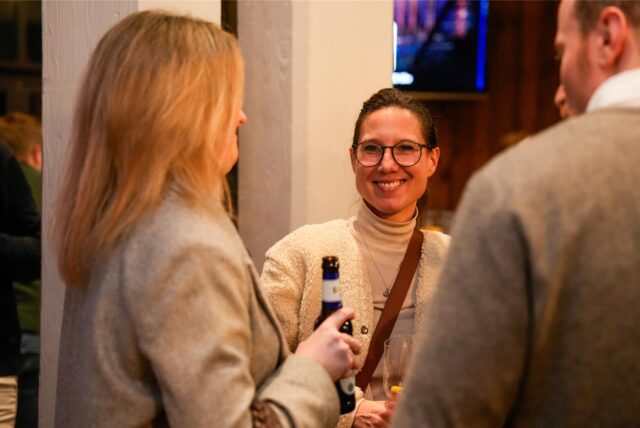 Das Afterwork-Event „Überstunde“ fand am Donnerstag (23.1.) in Toyka’s Bistro & Café, dem „Herzstück des größten Sportvereins Dortmunds – dem TSC Eintracht Dortmund“, wie es die Veranstalter formulieren, statt.