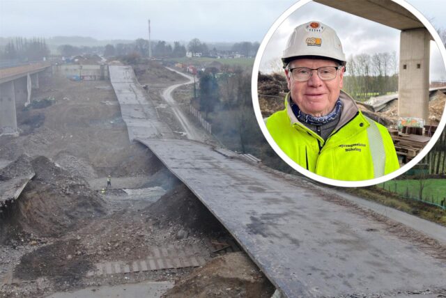 Karl-Heinz Bühring ist mit 73 Jahren der älteste noch aktive Sprengmeister in Deutschland. Am 26. Januar war er hauptverantwortlich für die Sprengung der Liedbachtalbrücke südlich des Autobahnkreuzes Dortmund/Unna. Auf dem Bild ist der bereits gesprengte Teil der Liedbachtalbrücke zu sehen. Bühring ist eingekreist und trägt eine gelbe Warnweste und einen weißen Schutzhelm.