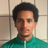 Wesley Ambrose im Trainings-Outfit des Holzwickeder SC – aufgenommen ironischerweise in der Kabine seines Ex-Klubs Hammer SpVg.