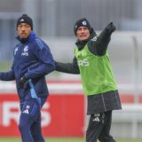 20.01.2025, Fussball, Saison 2024/2025, 2. Bundesliga, Training FC Schalke 04, v. l. Anton Donkor (FC Schalke 04), Cheftrainer Kees van Wonderen (FC Schalke 04)