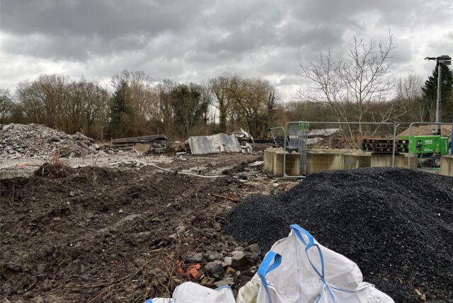 Das Ende eines beliebten „Lost Places“ in Hostedde: Die alte Sprengstoff-Testanlage der Sobbe-Stiftung ist Geschichte.