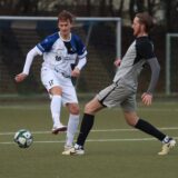 Lennart Kutscher im Zweikampf.
