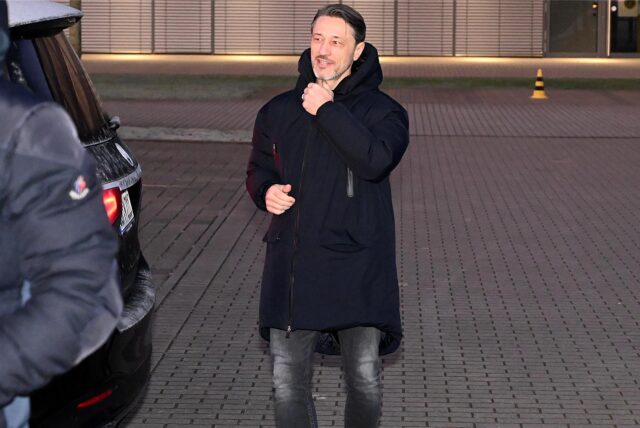Niko Kovac schaut zur Seite.