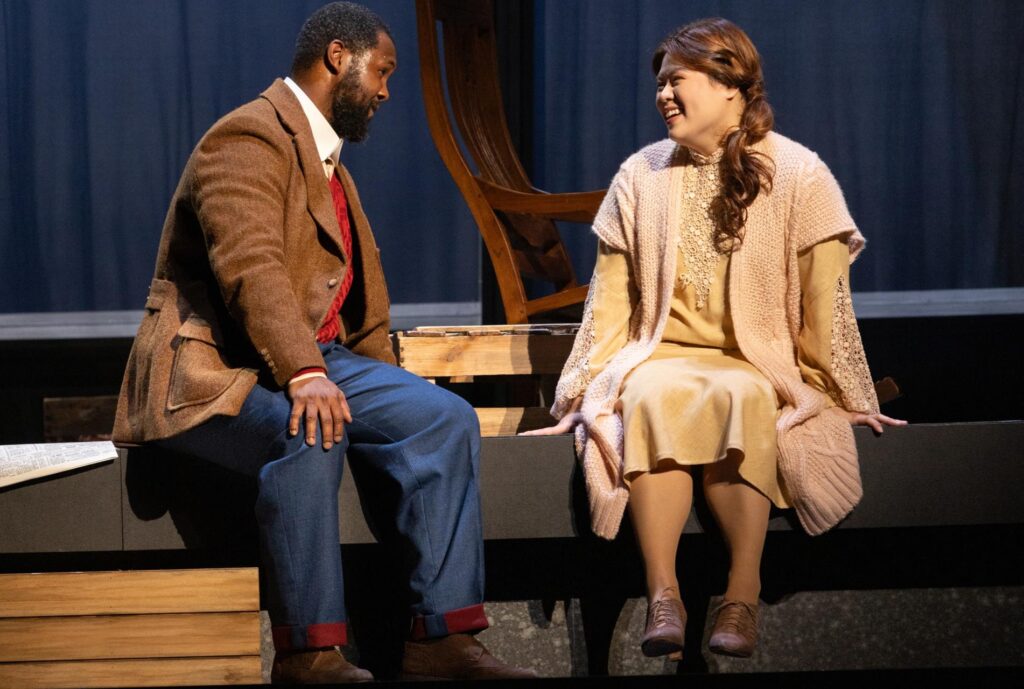 Khanyiso Gwenxane (Rodolfo) und Heejin Kim (Mimi) Khanyiso Gwenxane (Rodolfo) und Heejin Kim (Mimi)