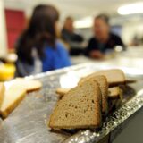 Ein komplettes Frühstück einer Initiative der Obdachlosenhilfe ist in Dortmund gestohlen worden.