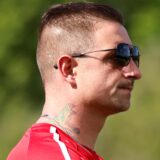 Stefan Feldmann (in Rot) neben seinem Cheftrainer Marlon van der Sander.