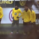 Carney Chukwuemeka steht auf dem Trainingsplatz.