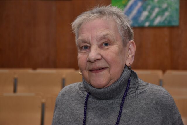 Regina Labahn erzählte Schülerinnen und Schülern des BBG in einem bewegendem Gespräch von ihrem Leben in der DDR und ihrer politischen Inhaftierung.
