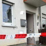 Polizeiabsperrung am Tatort, Nachbar Bislim A.: Er sorgte sich um Frau und Kinder, die die Schüsse hörten, während er auf der Arbeit war.