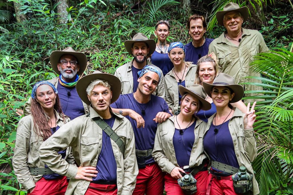 Die Teilnehmer Lilly Becker, Pierre Sanoussi-Bliss, Sam Dylan, Maurice Dziwak, Timur Ülker, Edith Stehfest, Anna-Carina Woitschack, Alessia Herren, Jörg Dahlmann, Nina Bott, Yeliz Koc und Jürgen Hingsen vor dem Start des Dschungelcamps 2025. Die Teilnehmer Lilly Becker, Pierre Sanoussi-Bliss, Sam Dylan, Maurice Dziwak, Timur Ülker, Edith Stehfest, Anna-Carina Woitschack, Alessia Herren, Jörg Dahlmann, Nina Bott, Yeliz Koc und Jürgen Hingsen vor dem Start des Dschungelcamps 2025.