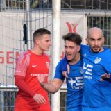 Adem Cabuk jubelt mit seinen Mitspielern.