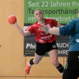 Anna Schmidt beim Sprungwurf.