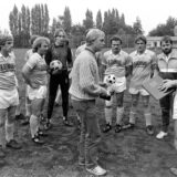 Bernd Janning (M.) bei einer Fußballer-Ehrung 1984.