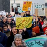 Für Demokratie, gegen Hass und Hetze sind am Samstag (8.2.) in Unna rund 2.000 Menschen auf die Straße gegangen.