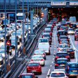 Der Verkehr staut sich im Berufsverkehr am Morgen am Tunnel Heckenstallerstraße auf dem Mittleren Ring.