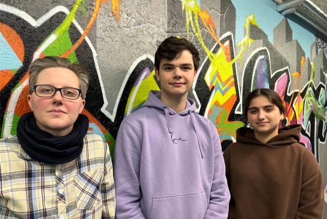 Schalom-OT-Leiterin Kerstin Lederbogen und die Schüler Robin Stahl und Ales Kheder veranstalten eine Podiumsdiskussion nun in Eigenregie.