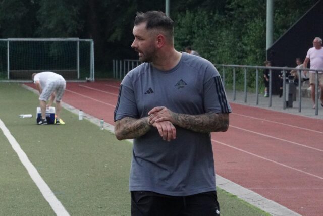 Pascal Harder an der Seitenlinie.