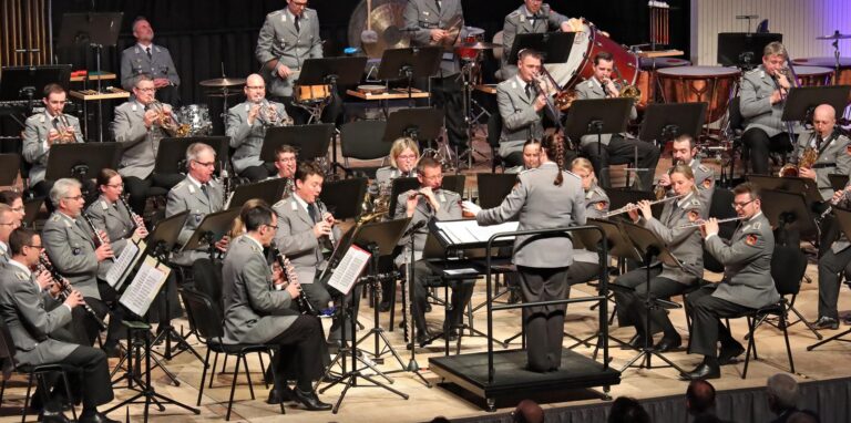 Bereits zum 27. Mal findet das Benefizkonzert zugunsten der Kinderkrebshilfe Unna statt. Für den stimmungsvollen Abend sorgt erneut das Heeresmusikkorps Kassel.