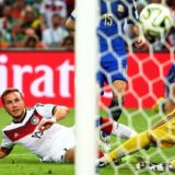 Der 1:0-Siegtreffer für Deutschland im WM-Endspiel 2014 gegen Argentinien: Mario Götze hat es nach seiner Einwechselung erzielt – „zeig‘ der Welt, dass Du besser bist als Messi“, hatte Bundestrainer „Jogi“ Löw gesagt.