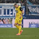 Niklas Süle schaut auf den Boden.