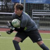 Phillipp Denninghoff vom Kamener SC spielt einen Ball.