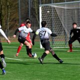 Der VfK Weddinghofen ging gegen den TuS Uentrop unter. Keeper Erik Lenschmidt (r.) musste 13 Gegentreffer hinnehmen.