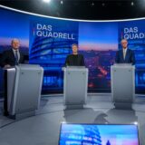 Bundeskanzler Olaf Scholz (l-r, SPD), Robert Habeck (Bündnis 90/Die Grünen), Bundesminister für Wirtschaft und Klimaschutz, Friedrich Merz, Unions Kanzlerkandidat und CDU Bundesvorsitzender, und Alice Weidel, Fraktionsvorsitzende der AfD, nehmen am „Quadrell“ der TV Diskussion zum Bundestagswahlkampf im Studio teil.