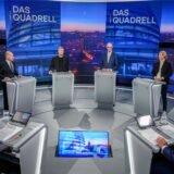 Bundeskanzler Olaf Scholz (SPD), Robert Habeck (Bündnis 90/Die Grünen), Friedrich Merz und Alice Weidel (AfD), nehmen am „Quadrell“ der TV Diskussion zum Bundestagswahlkampf im Studio teil.