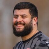 Enes Yavuz (hier im Test gegen den BSV Heeren) im Zweikampf.