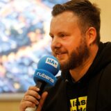 Benjamin Lehmkühler (FDP) spricht bei der Wahlarena zur Bundestagswahl in Unna.