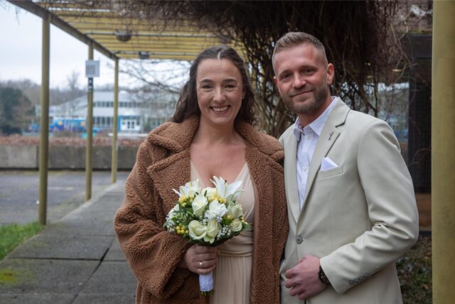 Jennifer (geb. Preuten) und Jordan Partington haben am Valentinstag geheiratet.