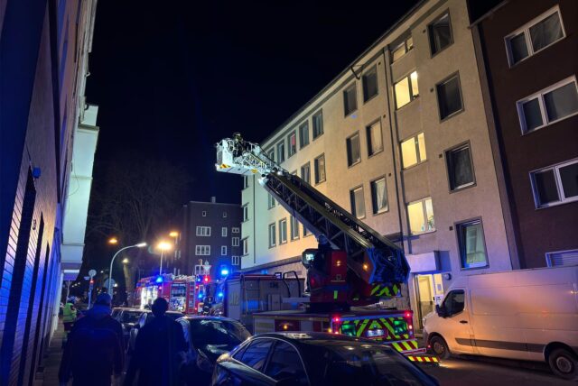 Feuerwehreinsatz in der Manteuffelstraße in der östlichen Dortmunder Innenstadt an der Grenze zu Körne