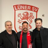 Bülent Kara sitzt auf der Tribüne beim Lüner SV.
