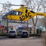 Ein Hubschrauber landete am Häupenbad in Bergkamen-Weddinghofen.