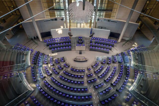 Blick in den Plenarsaal im Bundestag.