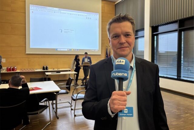 Wir berichten live aus dem Kreishaus.